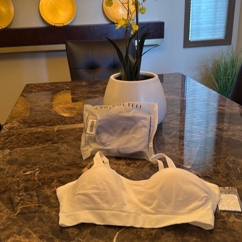 Underoutfit Comfort Shaping Bra size XL
BNWT